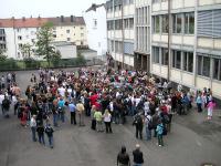 Abschied vom Schulleiter im Schulhof 6/2007